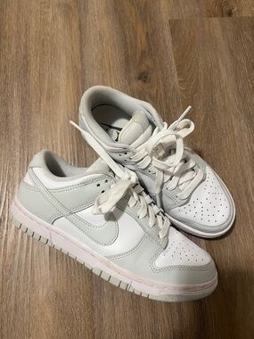 Nike Low-Top Sneakers in White and Light Gray